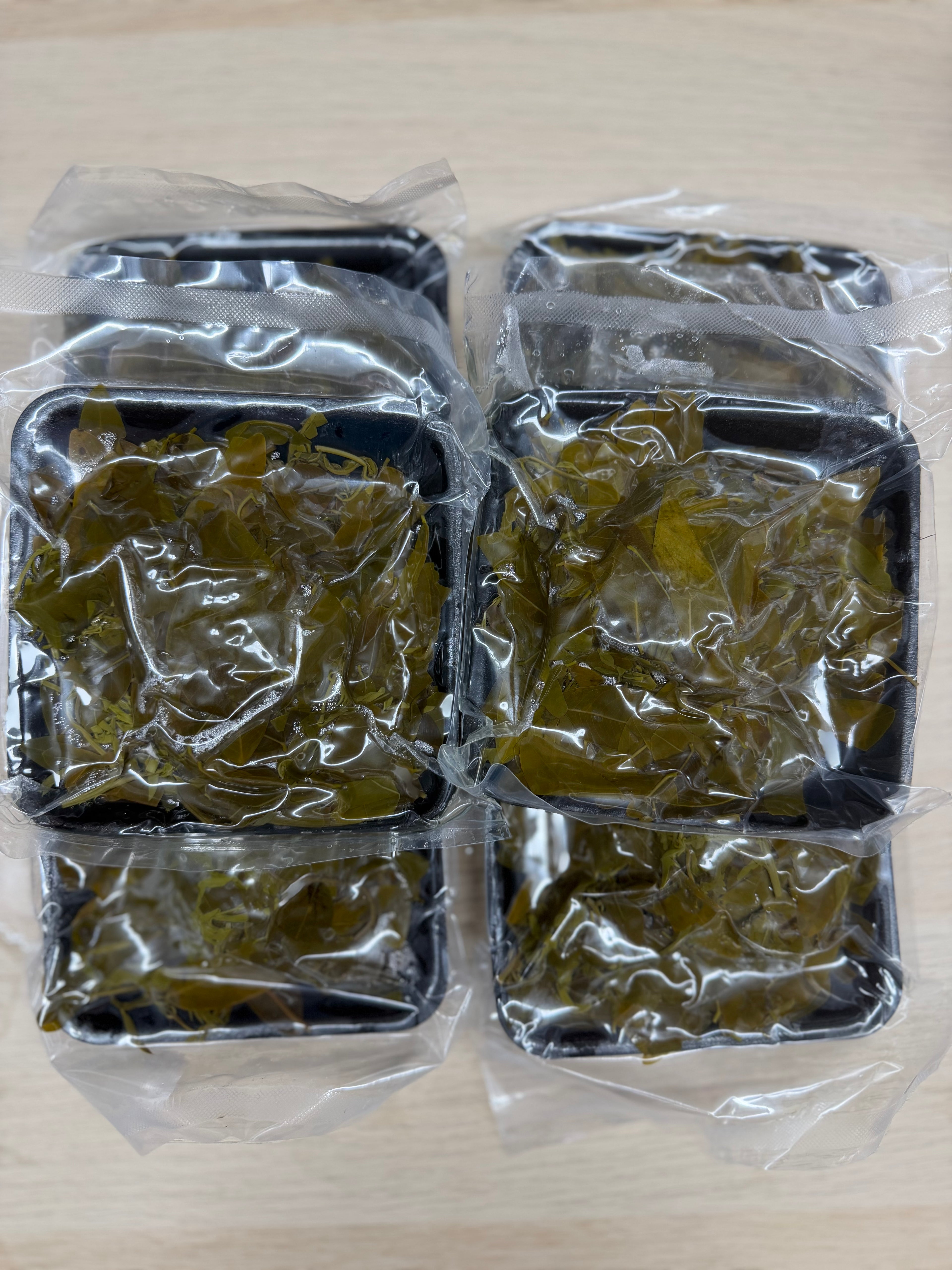 Gekochte Senna (Blätter) 100G ขี้เหล็ก ต้ม (ใบ)